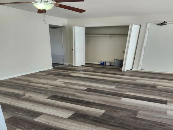 $1,800 | 7715 Woodward Avenue, Unit 3B, Woodridge, IL 60517