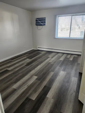$1,800 | 7715 Woodward Avenue, Unit 3B, Woodridge, IL 60517