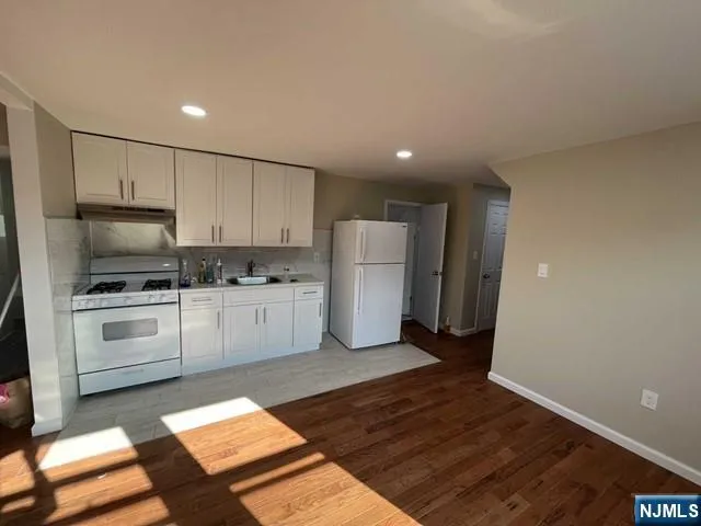 $2,200 | 236-240 19th Avenue, Unit 3, Paterson, NJ 07504