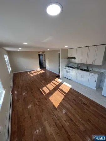 $1,900 | 236-240 19th Avenue, Unit 3, Paterson, NJ 07504