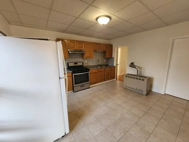 $1,450 | 74 Fulton Street, Unit 1W, Fall River, MA 02720