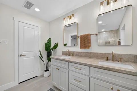 $715,000 | 8611 Capri Drive, Dallas, TX 75238