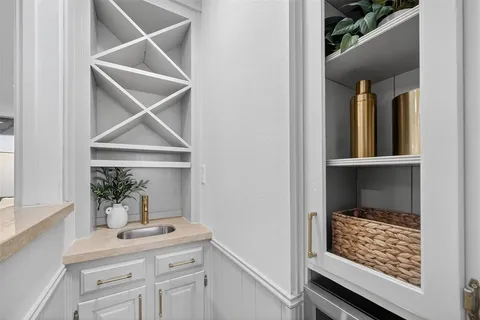 $715,000 | 8611 Capri Drive, Dallas, TX 75238