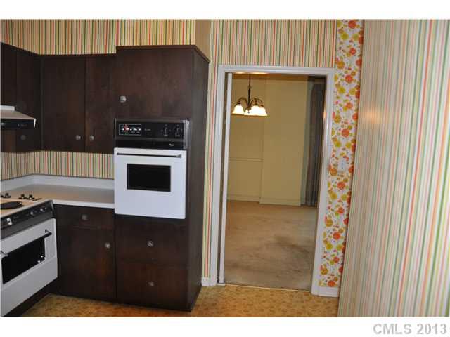 912 Cherokee Road, Unit 912 Charlotte, NC 28207 - Photo 11 of 16 Gallery Image 11