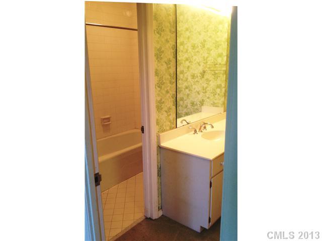 912 Cherokee Road, Unit 912 Charlotte, NC 28207 - Photo 13 of 16 Gallery Image 13