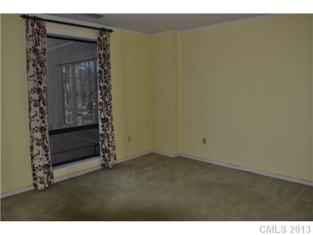 912 Cherokee Road, Unit 912 Charlotte, NC 28207 - Photo 14 of 16 Gallery Image 14