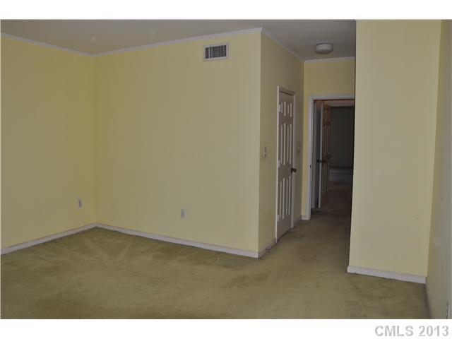 912 Cherokee Road, Unit 912 Charlotte, NC 28207 - Photo 15 of 16 Gallery Image 15