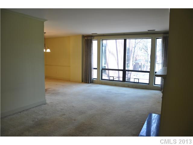 912 Cherokee Road, Unit 912 Charlotte, NC 28207 - Photo 3 of 16 Gallery Image 3