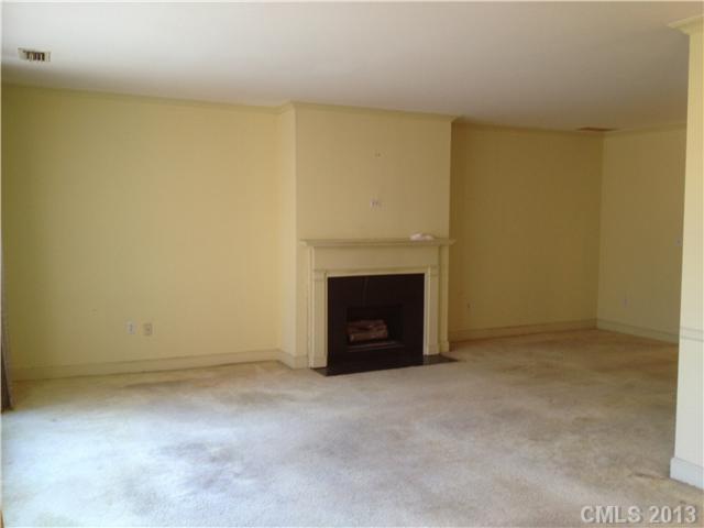 912 Cherokee Road, Unit 912 Charlotte, NC 28207 - Photo 5 of 16 Gallery Image 5