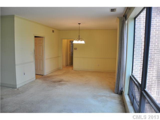 912 Cherokee Road, Unit 912 Charlotte, NC 28207 - Photo 8 of 16 Gallery Image 8