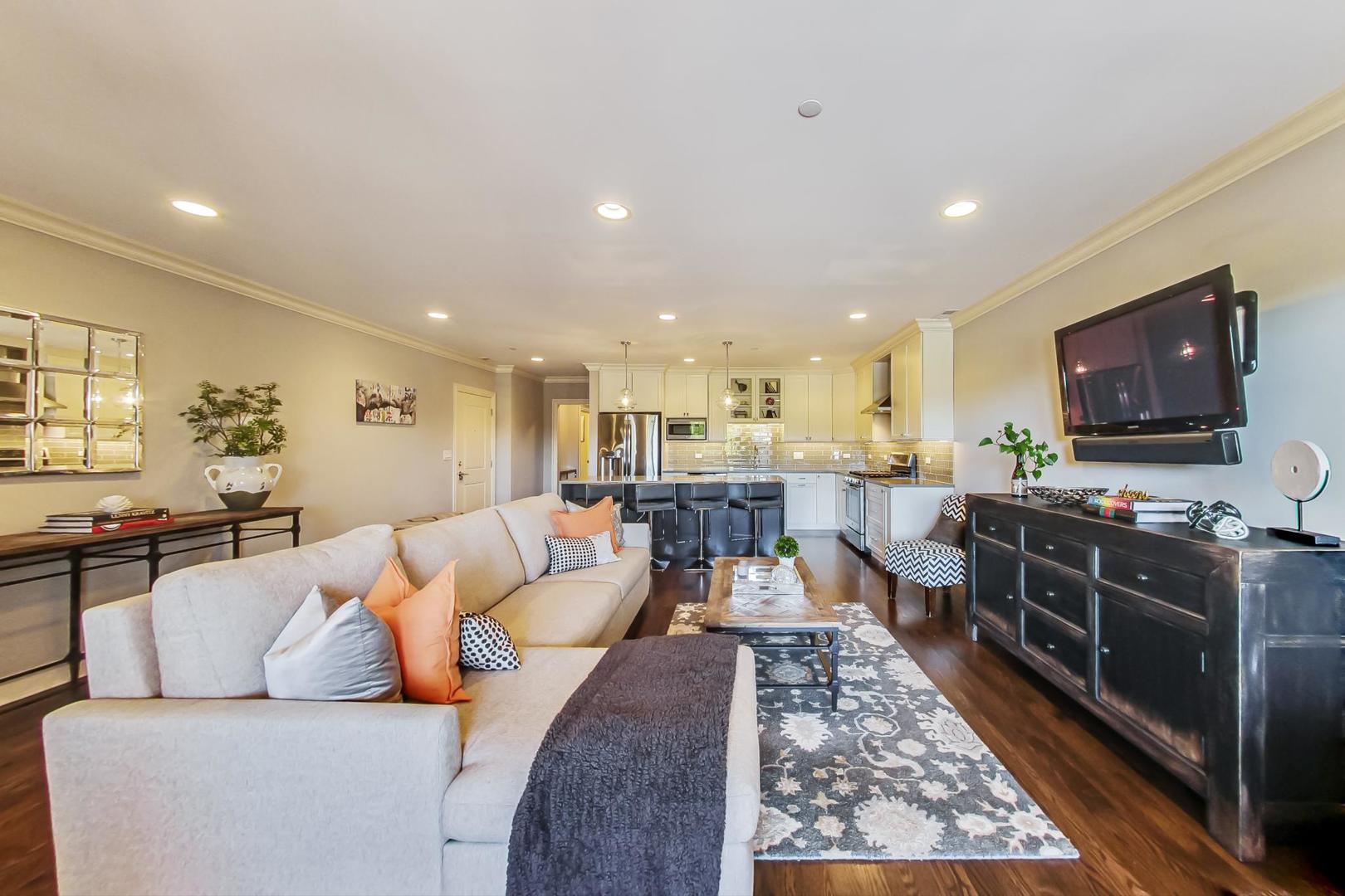 20 South Fairview Avenue, Unit 2N Park Ridge, IL 60068 - Photo 4 of 25