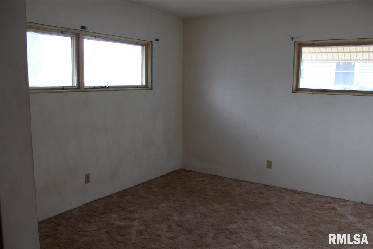 3018 Telegraph Road Davenport, IA 52804 - Photo 8 of 13 Gallery Image 8