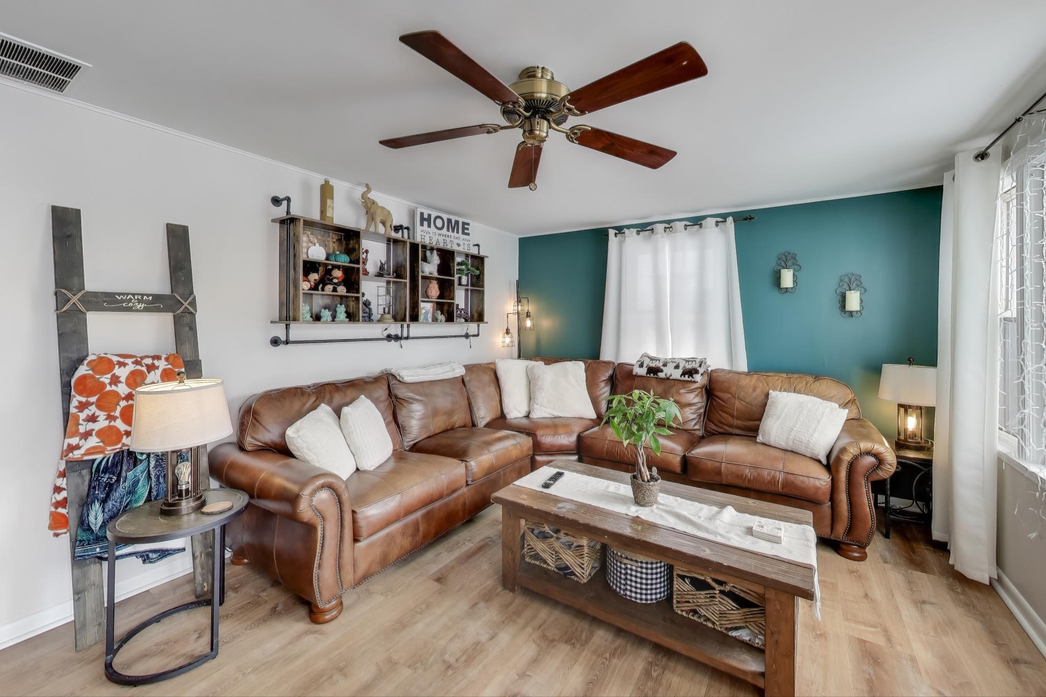1250 East North Street Crown Point, IN 46307 - Photo 3 of 15 a living room with furniture