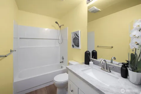 $315,000 | 14605 Northeast 34th Street, Unit H12, Bellevue, WA 98007