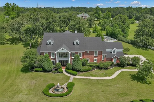 $2,000,000 | 15203 Wildwood Circle, Magnolia, TX 77354