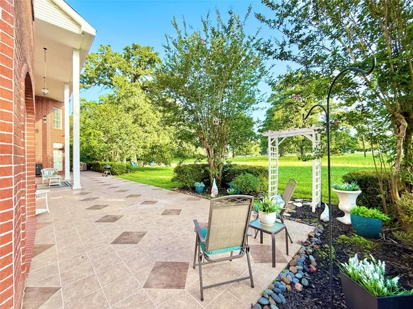 $2,000,000 | 15203 Wildwood Circle, Magnolia, TX 77354