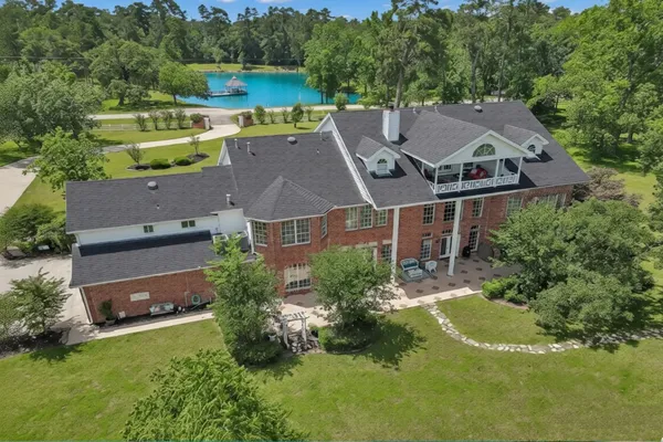 $2,000,000 | 15203 Wildwood Circle, Magnolia, TX 77354