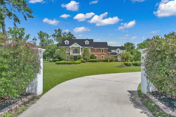 $2,100,000 | 15203 Wildwood Circle, Magnolia, TX 77354