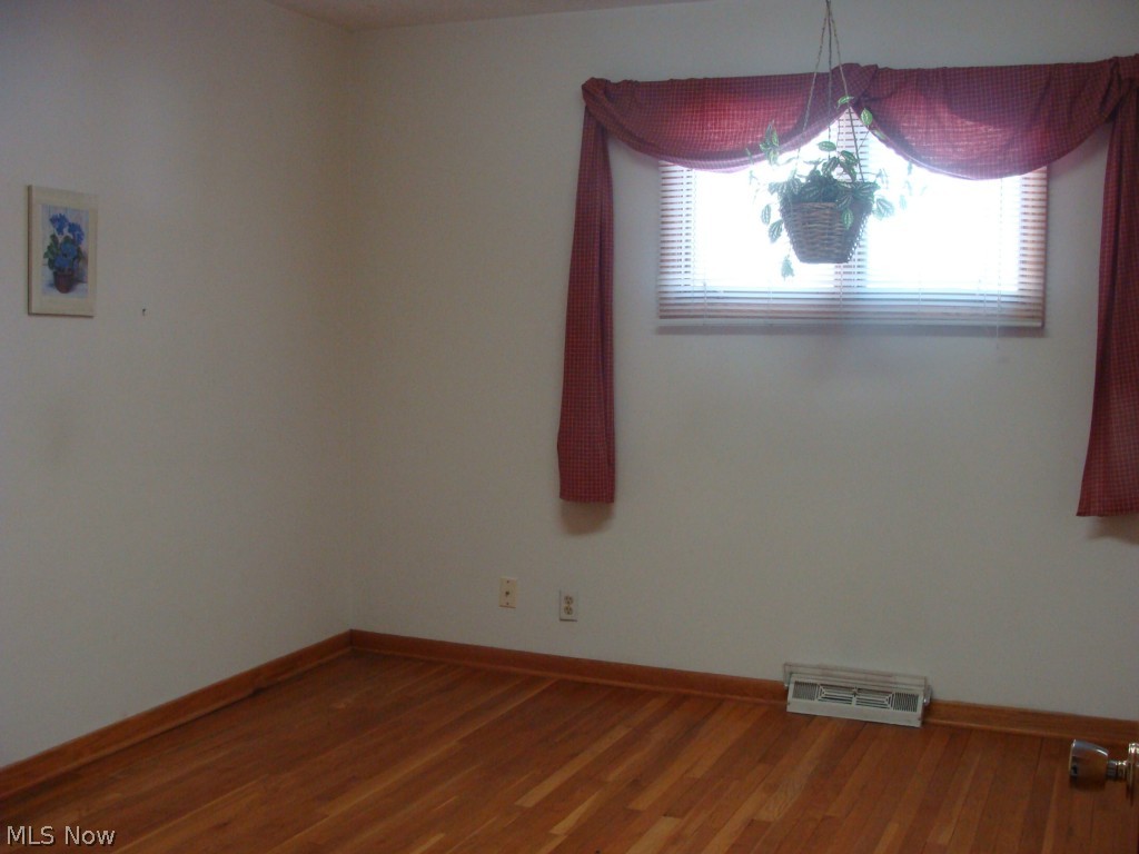 5678 Falkirk Road Lyndhurst, OH 44124 - Photo 11 of 14