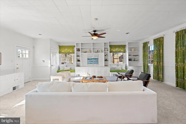 $1,250,000 | 2904 Farm Road, Alexandria, VA 22302