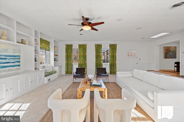 $1,250,000 | 2904 Farm Road, Alexandria, VA 22302