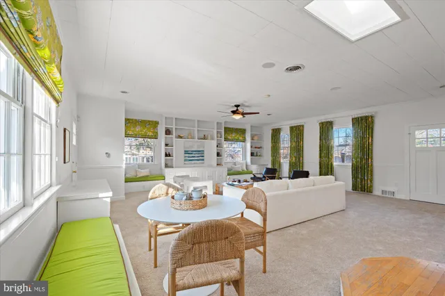 $1,250,000 | 2904 Farm Road, Alexandria, VA 22302