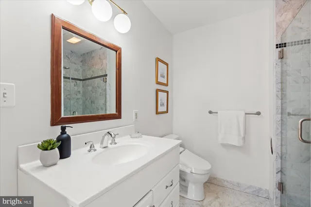 $1,250,000 | 2904 Farm Road, Alexandria, VA 22302