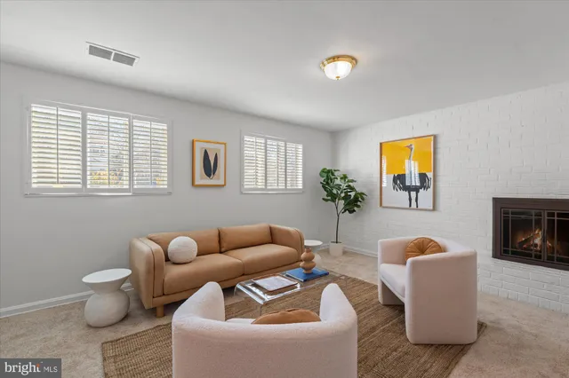 $1,250,000 | 2904 Farm Road, Alexandria, VA 22302