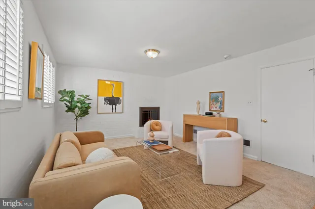 $1,250,000 | 2904 Farm Road, Alexandria, VA 22302