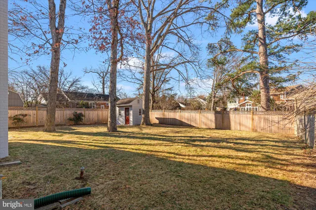 $1,250,000 | 2904 Farm Road, Alexandria, VA 22302