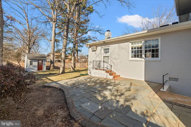 $1,250,000 | 2904 Farm Road, Alexandria, VA 22302