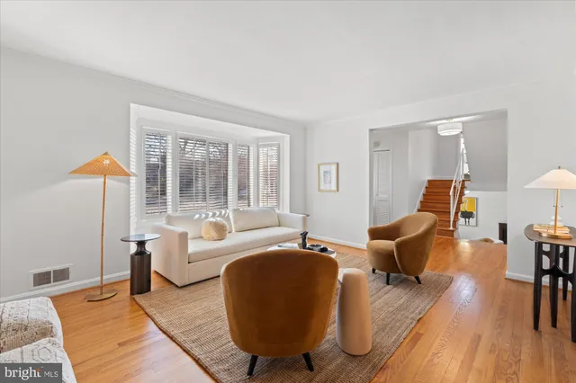 $1,250,000 | 2904 Farm Road, Alexandria, VA 22302