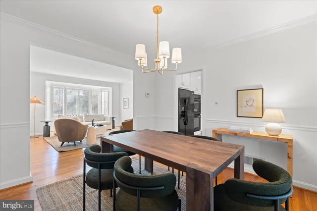 $1,250,000 | 2904 Farm Road, Alexandria, VA 22302