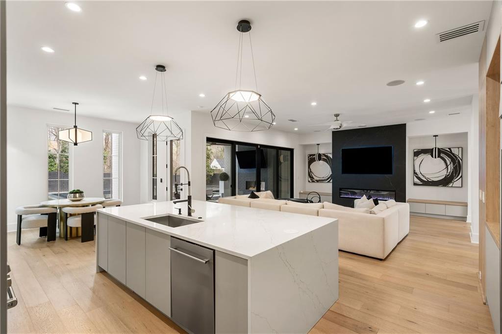 185 Pebble Trail Alpharetta, GA 30009 - Photo 11 of 55