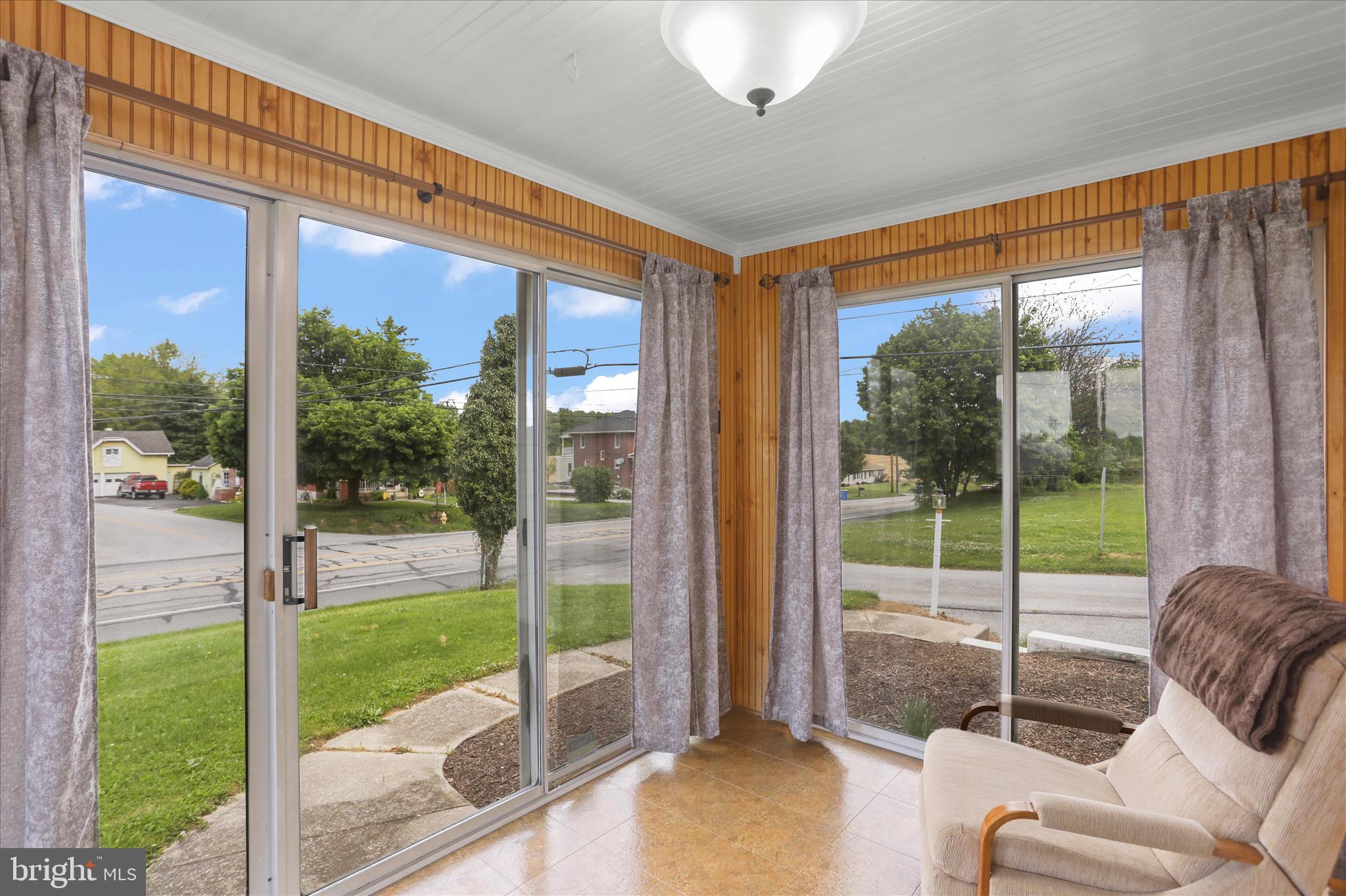 6 South Grant Road Thomasville, PA 17364 - Photo 20 of 49 Front Enclosed Porch w/Kennel Access