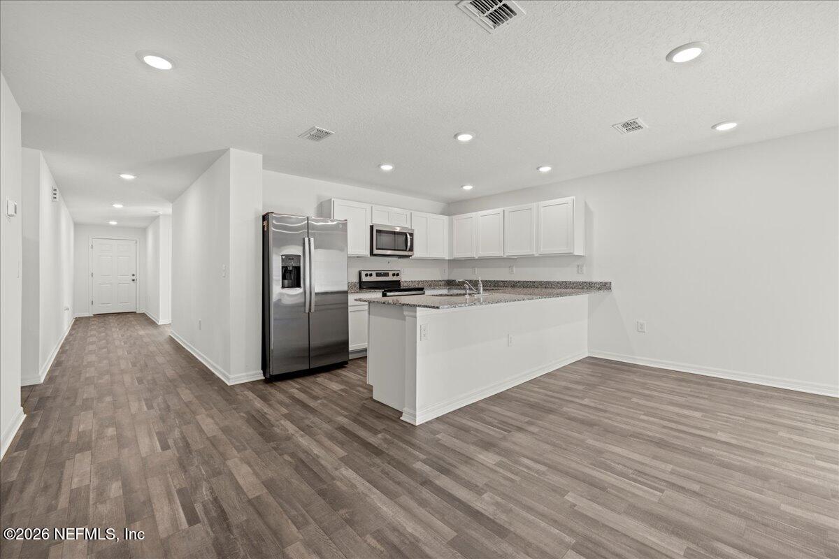 671 Live Oak Loop Crescent City, FL 32112 - Photo 22 of 38 26-Kitchen
