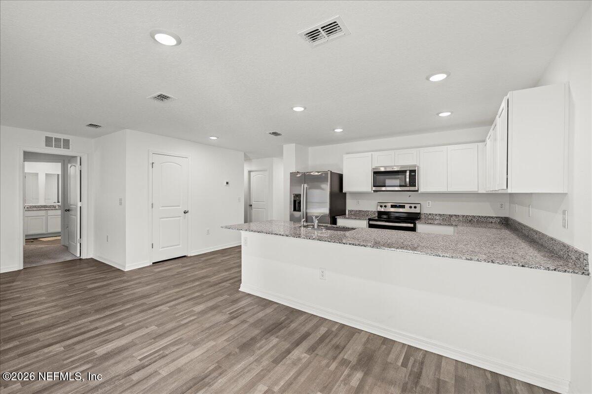 671 Live Oak Loop Crescent City, FL 32112 - Photo 23 of 38 27-Kitchen