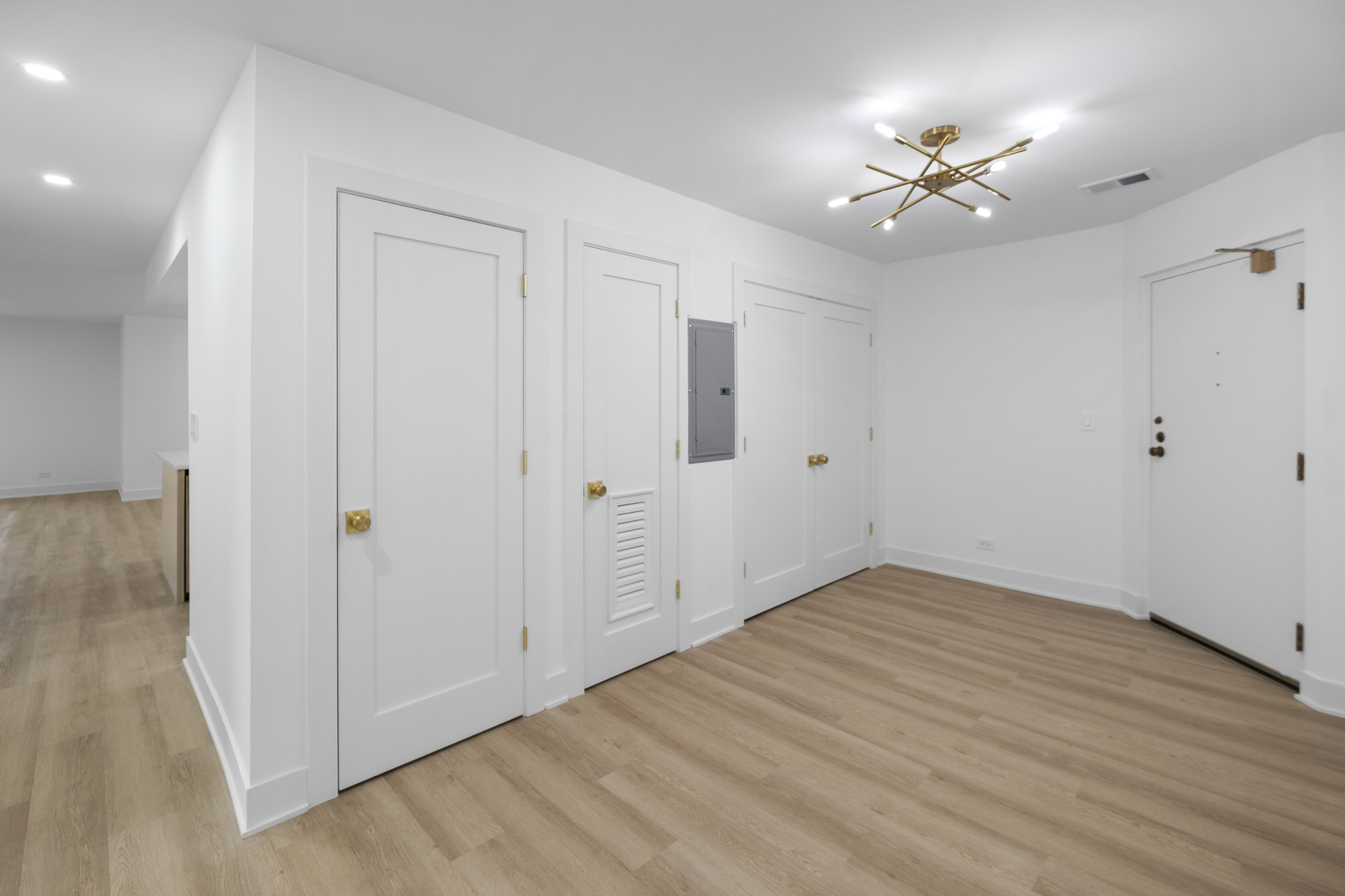 4000 Dundee Road, Unit 304 Northbrook, IL 60062 - Photo 24 of 28 a view of an empty room