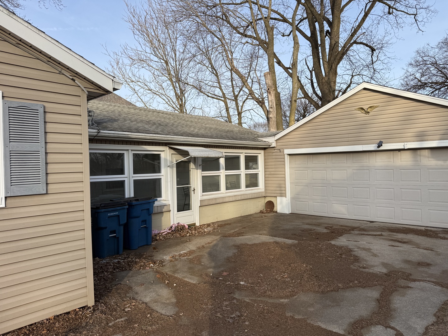 602 East Cherry Street Watseka, IL 60970 - Photo 2 of 29 a view of a house with a backyard and a window