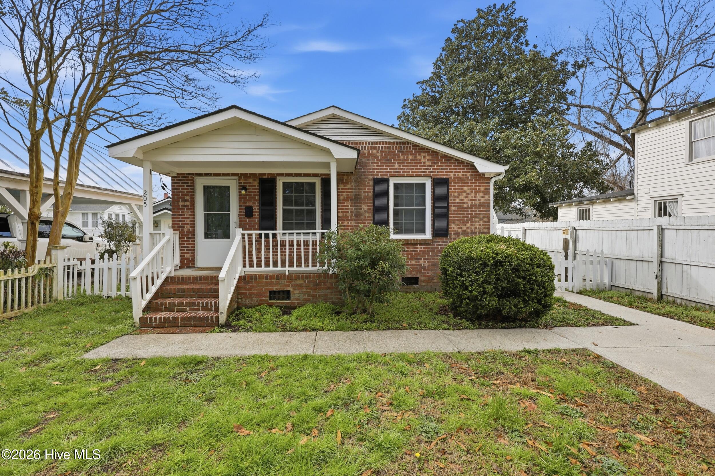 205 West Gale Street Edenton, NC 27932 - Photo 17 of 18 Front
