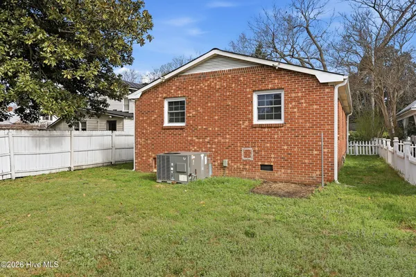 $215,000 | 205 West Gale Street, Edenton, NC 27932