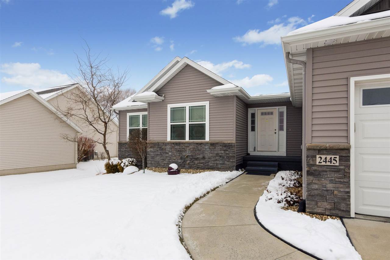2445 Newcastle Road Marion, IA 52302 - Photo 3 of 36 Gallery Image 3