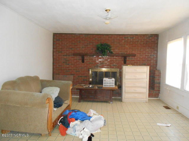 602 Boyette Road Newton Grove, NC 28366 - Photo 6 of 10 DSCN8184