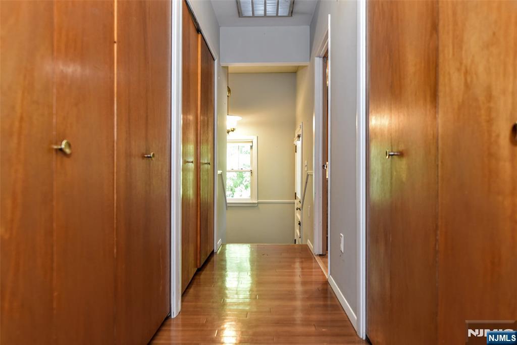 11 Mountain Ridge Drive Wayne, NJ 07470 - Photo 17 of 30