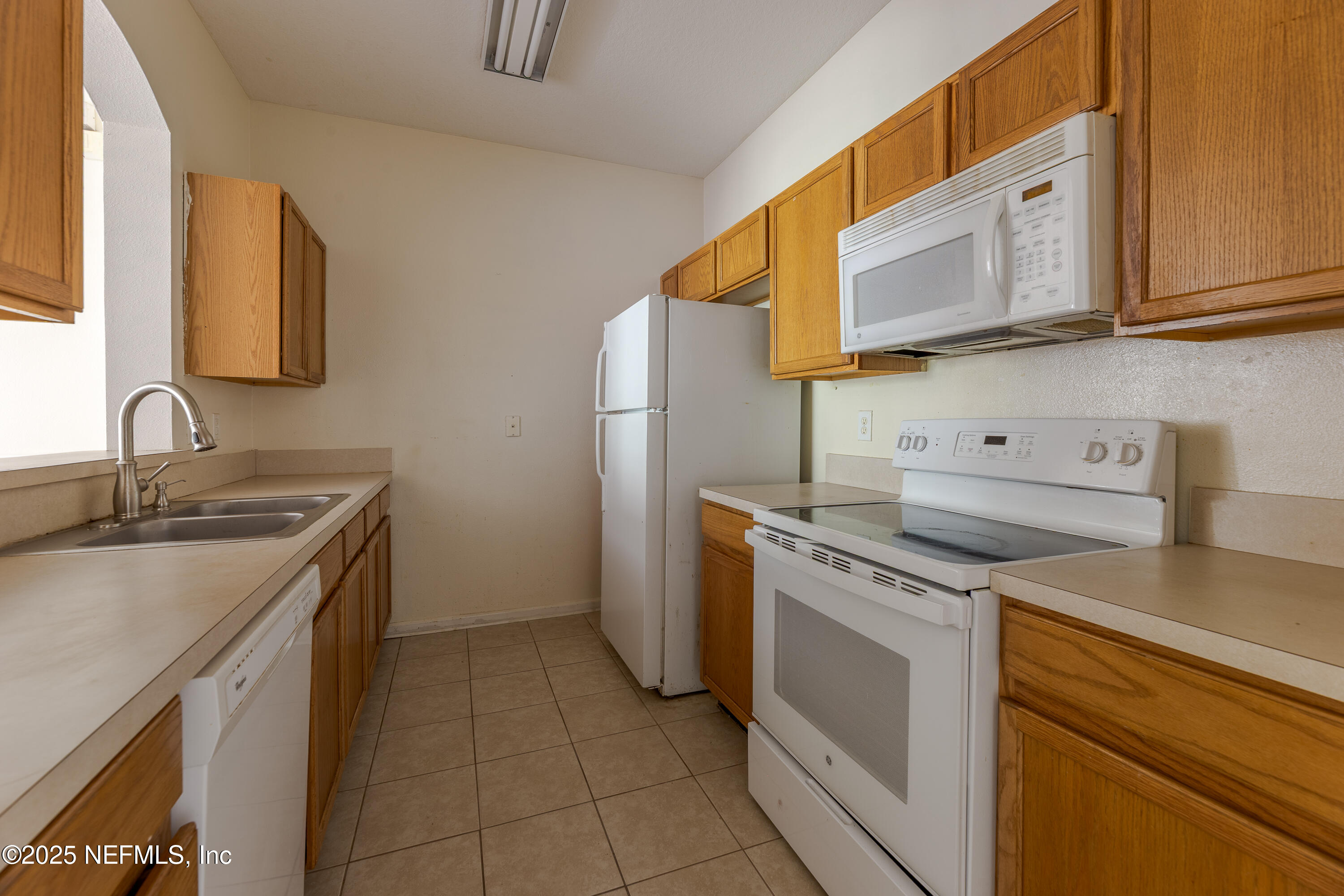 10550 Baymeadows Road, Unit 608 Jacksonville, FL 32256 - Photo 4 of 17 608-4