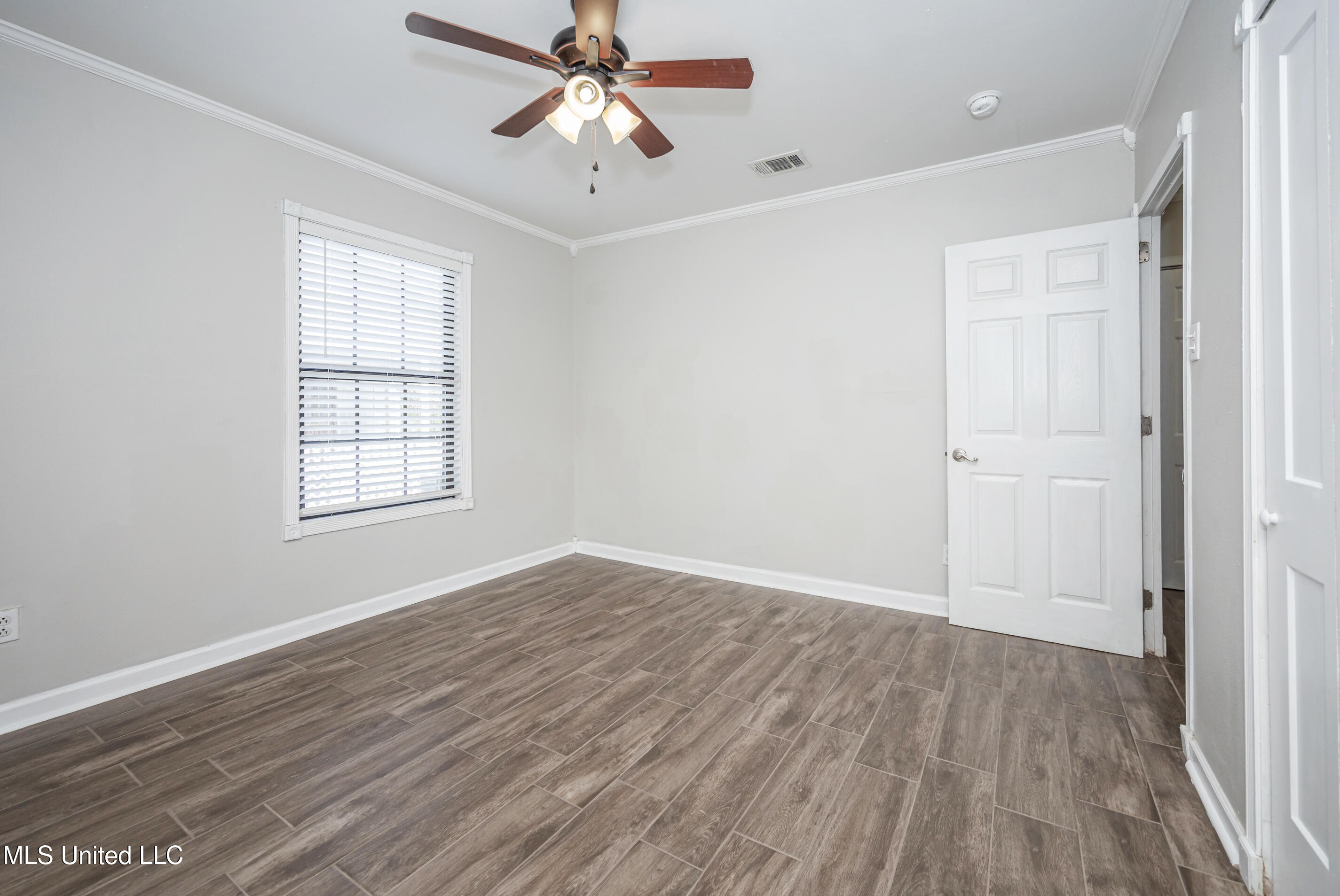 2303 12th Street Pascagoula, MS 39567 - Photo 11 of 40 IMG_6045