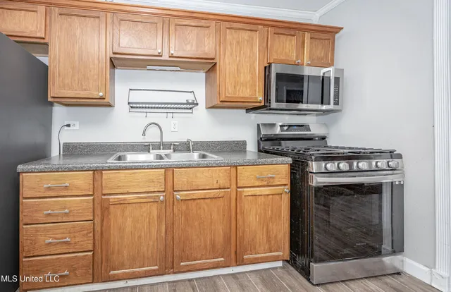 $1,200 | 2303 12th Street, Pascagoula, MS 39567