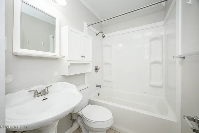 $1,200 | 2303 12th Street, Pascagoula, MS 39567