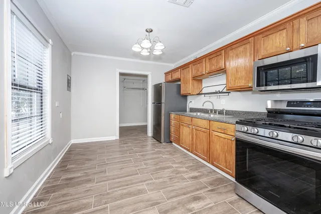 $1,200 | 2303 12th Street, Pascagoula, MS 39567