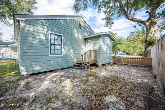 $1,200 | 2303 12th Street, Pascagoula, MS 39567